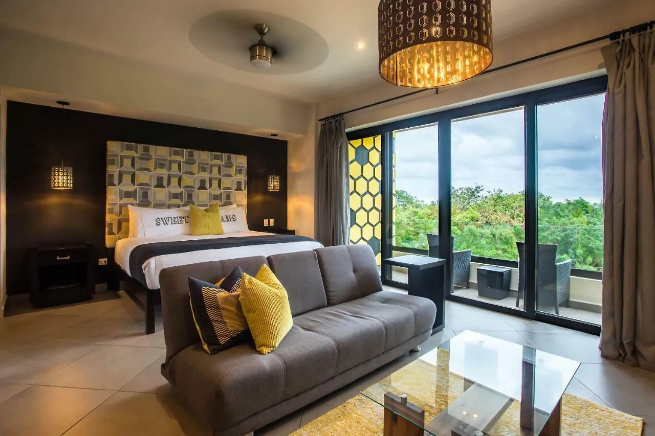 Honey B Suites Playa del Carmen