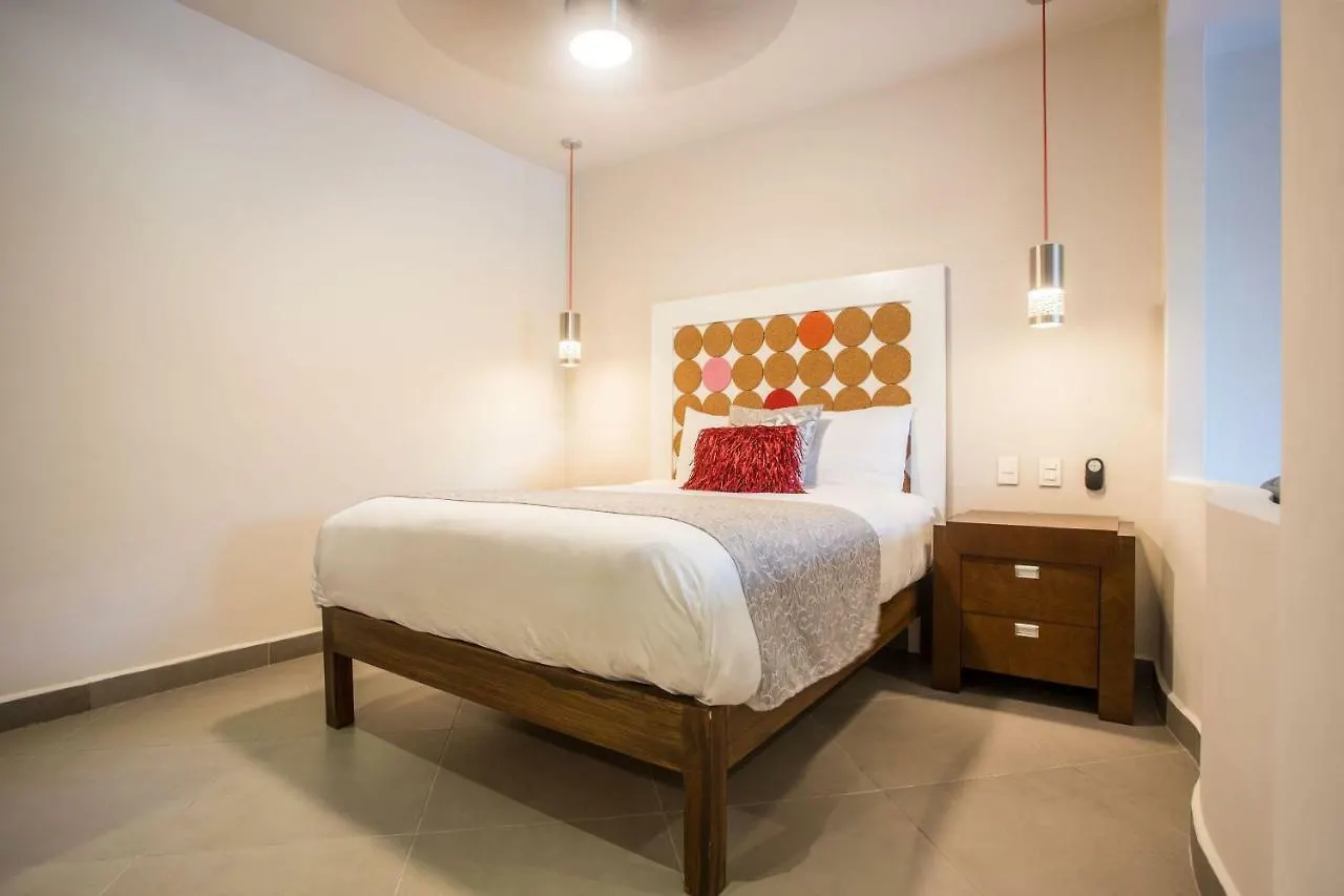 Honey B Suites Playa del Carmen Aparthotel