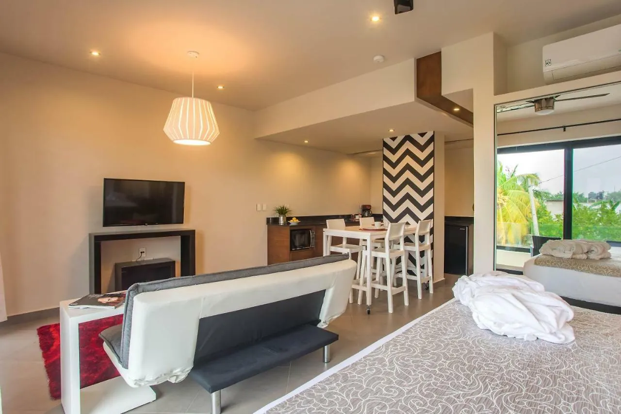 Honey B Suites Playa del Carmen Aparthotel