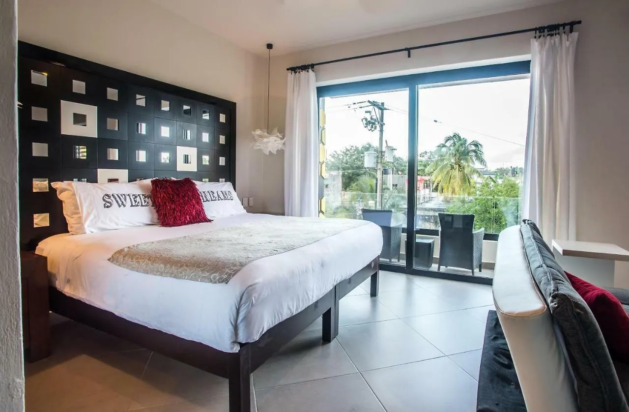 Honey B Suites Playa del Carmen Aparthotel