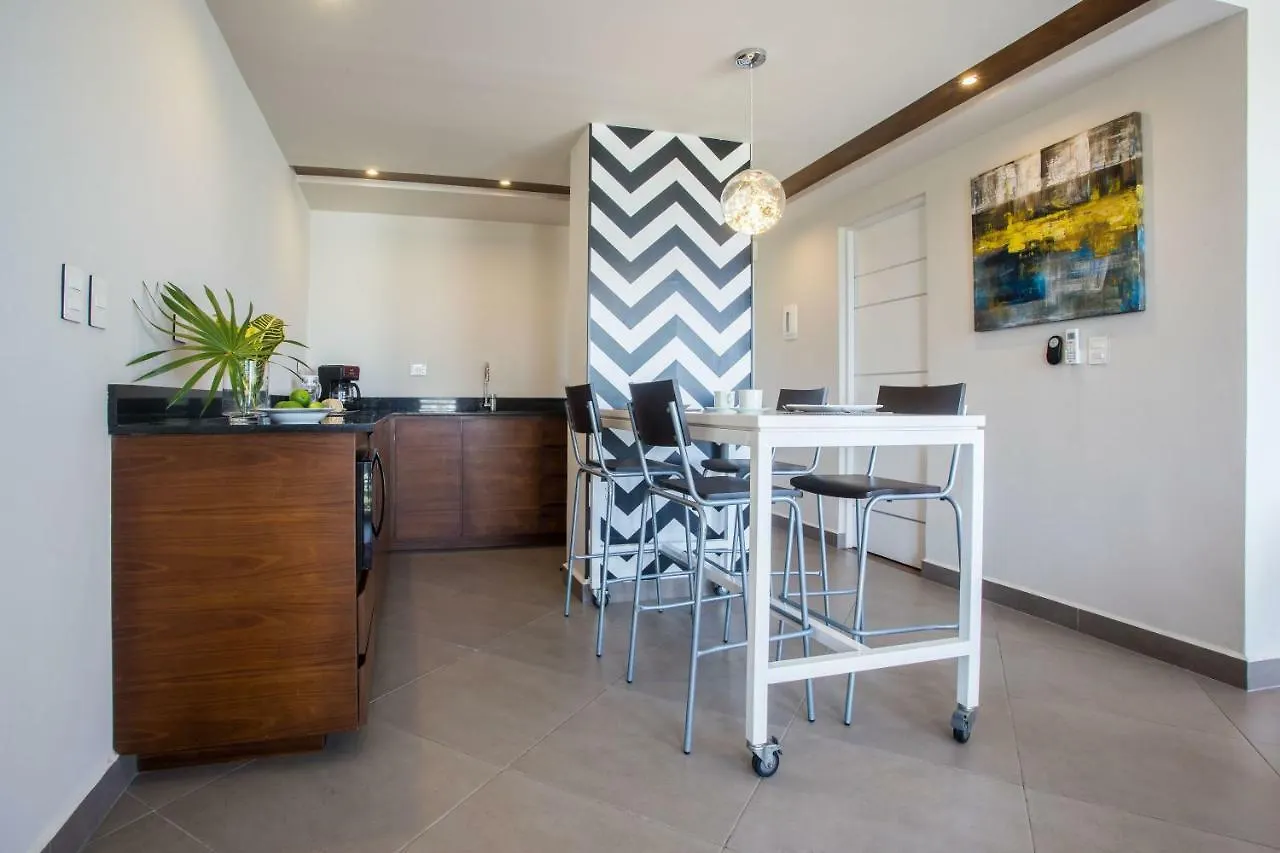 Honey B Suites Playa del Carmen